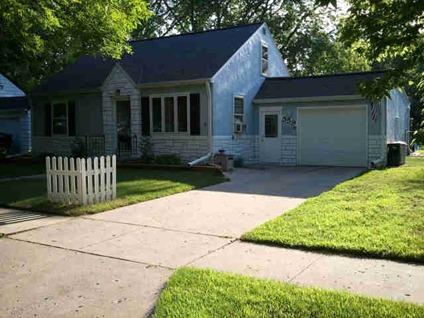 $94,500
Green Bay, Totally updated 3 bedroom, 1 bath.