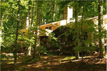 $950,000
Premier Contemporary in Solebury Twp Nestled on Lush, Wooded 6-Acres