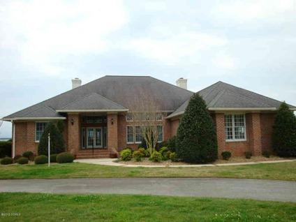 $950,000
Single Family Residential, Transitional - Morehead City, NC