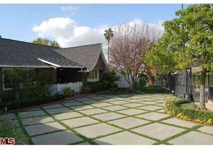 $965,000
Single Family, Ranch - Sherman Oaks, CA