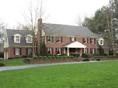 $975,000
New Listing! Stately custom built home on 2.8 glorious acres!