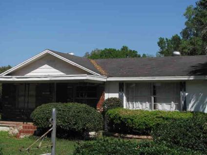 $97,500
Ocala 3BR 2BA, This qaint old Florida Cracker style home