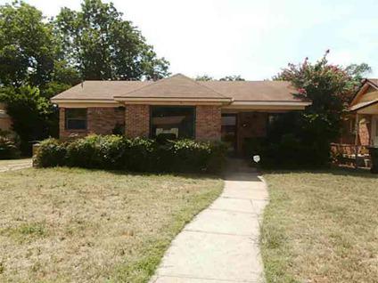 $97,500
Red brick 2 bedroom 1 bath home with hardwood floors, large and spacious rooms