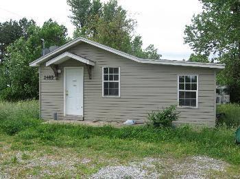 $97,500
Springdale, THIS PROPERTY HAS 2 HOUSES (576 SF & 1092 SQ).