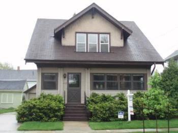 $97,900
Appleton 3BR 2BA, Here?s a great location and a