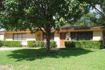 $98,000
Irving Three BR Two BA, Very nice home with large rooms and yard.