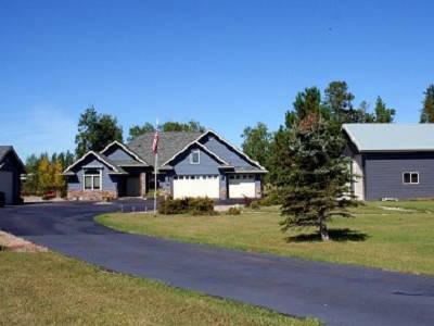 $995,000
Beautiful Home on Swan River!