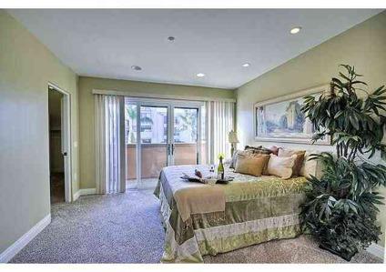 $999,000
New Condominium in the heart of La Jolla.