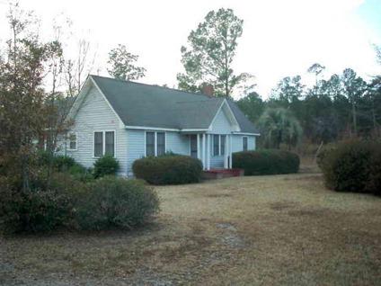 $99,000
Ludowici 3BR 1BA, LARGE FARM HOUSE WITH APPROXIMATELY 2
