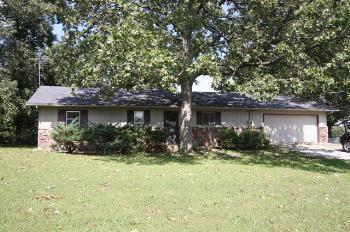 $99,500
Lampe 3BR 2BA, Lake view, towering oaks, Ranch-style home