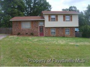 $99,900
Beautiful 3/4 Bedroom Tri-level home with ...