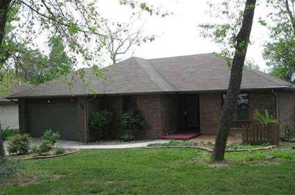 $99,900
Brick/Vinyl home at the end of a dead end street in Battlefield MO.
