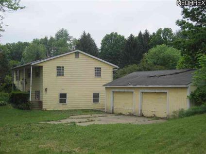$99,900
Canal Fulton 2BA, 4 bedroom split offers tons of potential a