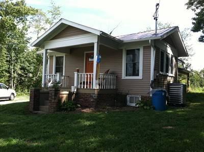 $99,900
Carbondale 1BA, Country living just 5 minutes south of town!