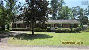 $99,900
Columbia 3BR 2BA, This brick ranch has room for a large