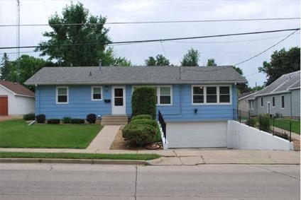 $99,900
Fairmont 1BA, 3 bedroom rambler located within 1 block from