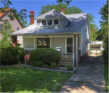 $99,900
Great Location in University Heights!