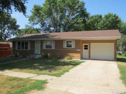 $99,900
Larchwood 3BR 1BA, Charming ranch home with lots of updates.