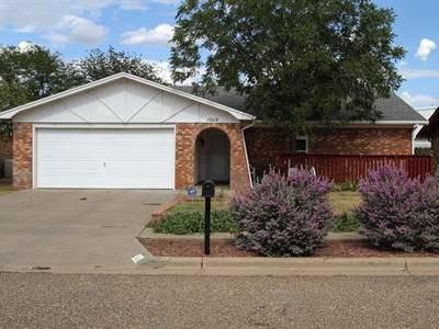$99,900
Nice floor plan and Great Curb appeal!