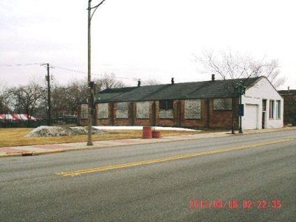 $99,975
North Chicago, Large vacant building in the heart of