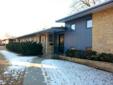 $224,900
Mid Century Modern Lovers-Check this out! The family demanded nothing but the