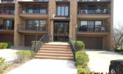 2 BEDROOM BRICK CONDO, LIVING ROOM AND FORMAL DINING ROOM, HARDWOOD FLOORS, BALCONY, THIS IS A FANNIEMAE HOMEPATH PROPERTY. PURCHASE THIS PROPERTY FOR AS LITTLE AS 3% DOWN! THIS PROPERTY IS APPROVED FOR HOMEPATH MORTGAGE FINANCING. THIS PROPERTY IS