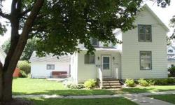 Cute Starter Home in Sycamore's Historic District! Two Blocks to grade school or 3 blocks to downtown. NEW
