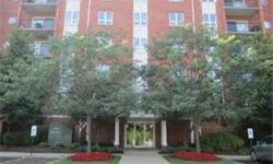 FORECLOSED 7TH FLOOR CONDO OVERLOOKING POND* GREAT FLOOR PLAN INCLUDES DEN - LARGE MASTER W/WALK IN - UPGRADED KIT W/ WHITE CABINETS - EATING AREA* PROPERTY SUBJECT TO FREDDIE MAC FIRST LOOK INITIATIVE OPEN ONLY TO OWNER OCCUPANTS UNTIL 10/8/2011, AFTER