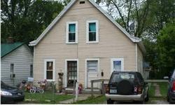Investors take notice: Potential of $1100.00 Monthly income generated from duplex and storage garage. Located on Seventh St in carrollton. The two story building has 1 Unit with 1BR/1BA, living room and kitchen. Unit 2 features 3BR/1BA, living room and