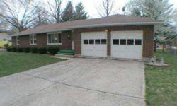 True ranch style home, all brick front. All main floor living from garage, bedrooms & laundry.
Brad Korn has this 3 bedrooms / 2 bathroom property available at 101 NW 22nd St in Blue Springs, MO for $114900.00. Please call (816) 224-5676 to arrange a