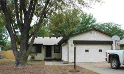Nice 3 beds ranch style home with 2 full bathrooms and a full finished basement. Candace Kunkel is showing 927 Alice in AUGUSTA, KS which has 3 bedrooms / 2 bathroom and is available for $114900.00. Call us at (316) 775-6683 to arrange a viewing.Listing