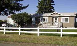 Wonderful mid 90's mfh which sits on a permanant foundation, that has 3 beds, two full bathrooms and over 1500 sq.
Roger Nuxoll is showing this 3 bedrooms / 2 bathroom property in Craigmont, ID. Call (208) 983-2935 to arrange a viewing.