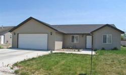 Very nice 3 Bedroom, 2 Bath home located by golf course and drive-in theatre.
Listing originally posted at http