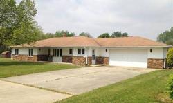 Come see this 3 beds two bathrooms ranch style home on large corner lot in royerton / delta schools!!
Patrick, Ryan & Aaron Orr is showing 4308 N Bluegrass Drive in Muncie, IN which has 3 bedrooms / 2 bathroom and is available for $119900.00. Call us at
