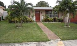 DELIGHTFUL 2/2 WITH FLORIDA ROOM. FENCED YARD. GREAT STARTER HOME
Listing originally posted at http