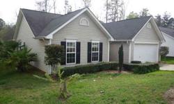 Beautiful split bedroom plan offers 3 beds, two bathrooms, large great room with corner fireplace/gas logs.
Stephen Cooley has this 3 bedrooms / 2 bathroom property available at 579 Chase Brook Drive in Rock Hill, SC for $124900.00. Please call (803)