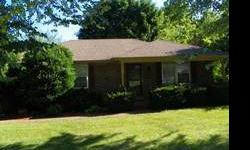 Close to shopping and I-65 in Bowling Green for easy access to anywhere.Listing originally posted at http