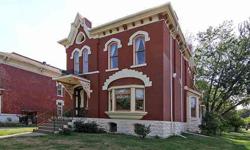 Amazing 19th century brick home has been restored to historical conditions. NICOLE JOHNSON is showing this 4 bedrooms / 3 bathroom property in Rock Island, IL. Call (563) 823-5952 to arrange a viewing. Listing originally posted at http