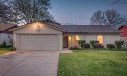 Great family home! Versatile floorplan, 2 living areas great for entertaining.
Karen Richards is showing 310 Beatty Dr in Grand Prairie, TX which has 4 bedrooms / 2 bathroom and is available for $129900.00. Call us at (972) 265-4378 to arrange a viewing.