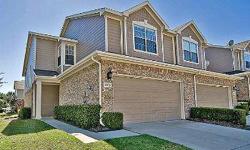 Highly sought after end unit in castlebrook. Enjoy the community swimming pool, front, back yard work and exterior maintenance taken care of for you.
Karen Richards is showing this 2 bedrooms / 1.5 bathroom property in Plano, TX. Call (972) 265-4378 to