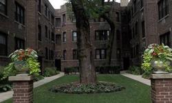 One beds, 1 bathrooms garden level condominium in a lowrise brick complex. Harry Ventimiglia has this 1 bedrooms / 1 bathroom property available at 750 W Addison St Unit G in Chicago, IL for $132000.00. Please call (312) 485-1867 to arrange a