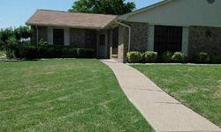 This home is ready for the new owner!!! Has new roof,newish carpet, make this your 1st choice.
Karen Richards has this 3 bedrooms / 2 bathroom property available at 3627 Cranston Dr in Mesquite, TX for $132500.00. Please call (972) 265-4378 to arrange a