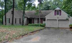 Very large five beds, four and 1 half bath home. Home is in distress.
Wade Gay is showing 1926 A Drive in Jonesboro, AR which has 5 bedrooms / 4 bathroom and is available for $134900.00.
Listing originally posted at http