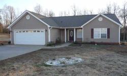 One owner home, split floor plan 3bd 2 baths with office/study room. NATHAN SHULIKOV is showing this 3 bedrooms / 2 bathroom property in Boiling Springs, SC. Call (864) 494-4747 to arrange a viewing.