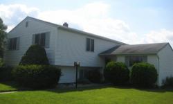 NICELY MAINTAINED, SPACIOUS 4 BR, 1.5 BA BI-LEVEL HOME