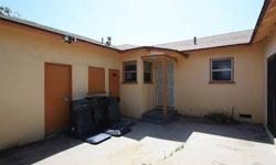 ***SINGLE FAMILY HOME IN METROPOLITAN SOUTH AREA OF LOS ANGELES*** This 3 bedroom, 2 bathroom home features include