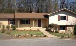 Spacious home in brainerd with lots of storage area. Jason Myers is showing this 4 bedrooms / 3 bathroom property in CHATTANOOGA. Call (423) 664-1600 to arrange a viewing.