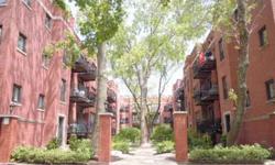 Lovely 2 beds, one bathrooms unit in a vintage brick condominium with a beautiful ct.
Helen Oliveri has this 2 bedrooms / 1 bathroom property available at 5917 N Paulina Ave 1n in Chicago, IL for $159965.00.
Listing originally posted at http