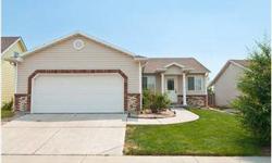 Spacious living room with cathedral ceilings,upgraded cabinets in kitchen, pantry, plenty of storage and countertop area.
CO Homefinder is showing 4021 Bracadale Place in Fort Collins which has 3 bedrooms / 2 bathroom and is available for $162500.00.