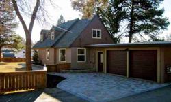 Super midtown remodel in the heart of Bend - walk 3 blocks to Juniper Park! Must see this 4 bedroom home with refinished wood floors, original built-ins, tile kitchen/baths, forced natural gas, newer roof, new carpet and paint! All on large almost 1/4